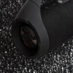 prevosima-bluetooth-kolonka-jbl-boombox-cherna-topcase-2 Η ομάδα του Topcase.gr γνωρίζει πόσο πολύτιμο είναι για εσάς το κινητό σας τηλέφωνο. Γι’ αυτόν τον λόγο έχουμε θέσει ως στόχο μας να προσφέρουμε τη μέγιστη δυνατή ολοκληρωμένη προστασία για το τηλέφωνό σας. Γνωρίζουμε επίσης ότι όσο περισσότερο χρόνο παραμένετε χωρίς προστασία, τόσο αυξάνεται ο κίνδυνος για θραύση ή ζημιά. Για αυτόν ακριβώς τον λόγο προσπαθούμε να πραγματοποιούμε κάθε παράδοση στον συντομότερο δυνατό χρόνο. / Topcase, Topcase.gr, Τοπκέις, Τοπκέις 2007, Τοπ κέις, Τοπκέις.gr, Τοπκέιςγρ / www.topcase.gr