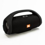 prevosima-bluetooth-kolonka-jbl-boombox-cherna-topcase-5 Η ομάδα του Topcase.gr γνωρίζει πόσο πολύτιμο είναι για εσάς το κινητό σας τηλέφωνο. Γι’ αυτόν τον λόγο έχουμε θέσει ως στόχο μας να προσφέρουμε τη μέγιστη δυνατή ολοκληρωμένη προστασία για το τηλέφωνό σας. Γνωρίζουμε επίσης ότι όσο περισσότερο χρόνο παραμένετε χωρίς προστασία, τόσο αυξάνεται ο κίνδυνος για θραύση ή ζημιά. Για αυτόν ακριβώς τον λόγο προσπαθούμε να πραγματοποιούμε κάθε παράδοση στον συντομότερο δυνατό χρόνο. / Topcase, Topcase.gr, Τοπκέις, Τοπκέις 2007, Τοπ κέις, Τοπκέις.gr, Τοπκέιςγρ / www.topcase.gr