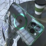 Luxury Clear Case με MagSafe για iPhone 11 Pro Max - Green 2 Η ομάδα του Topcase.gr γνωρίζει πόσο πολύτιμο είναι το κινητό σας τηλέφωνο για εσάς. Γι' αυτό έχουμε θέσει ως στόχο μας να προσφέρουμε τη μέγιστη δυνατή ολοκληρωμένη προστασία για το τηλέφωνό σας. Γνωρίζουμε επίσης ότι όσο περισσότερο χρόνο αφήνετε χωρίς προστασία, τόσο μεγαλύτερος είναι ο κίνδυνος σπασίματος ή ζημιάς. Γι' αυτό προσπαθούμε να κάνουμε κάθε παράδοση το συντομότερο δυνατό. / Topcase, Topcase.gr, Τοπκείς, Τοπκείς 2007, Τοπ κείς, Τοπκείς.gr, Τοπκείςγρ / www.topcase.gr