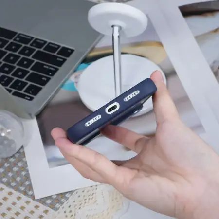 Луксозен MagSafe Матов кейс за iPhone 17 Pro - Тъмно Син