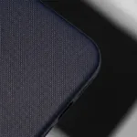 eleganten-keys-s-magsafe-za-samsung-galaxy-s26-ultra-tamnosin-4-1779310291917 Στην Topcase, γνωρίζουμε ότι το smartphone σας αποτελεί αναπόσπαστο κομμάτι της καθημερινότητάς σας και αξίζει αξιόπιστη προστασία από την πρώτη κιόλας μέρα. Γι' αυτό επιλέγουμε προσεκτικά κάθε προϊόν στον κατάλογό μας για να σας προσφέρουμε ποιοτικές θήκες, προστατευτικά και αξεσουάρ που συνδυάζουν ασφάλεια, στυλ και άνεση. Η γρήγορη εξυπηρέτηση είναι εξίσου σημαντική για εμάς. Προσπαθούμε να επεξεργαζόμαστε και να αποστέλλουμε κάθε παραγγελία το συντομότερο δυνατό, ώστε η συσκευή σας να λαμβάνει την απαραίτητη προστασία χωρίς περιττή αναμονή. Επειδή πιστεύουμε ότι η ηρεμία ξεκινά με ένα καλά προστατευμένο τηλέφωνο.