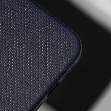 Στην Topcase, γνωρίζουμε ότι το smartphone σας αποτελεί αναπόσπαστο κομμάτι της καθημερινότητάς σας και αξίζει αξιόπιστη προστασία από την πρώτη κιόλας μέρα. Γι' αυτό επιλέγουμε προσεκτικά κάθε προϊόν στον κατάλογό μας για να σας προσφέρουμε ποιοτικές θήκες, προστατευτικά και αξεσουάρ που συνδυάζουν ασφάλεια, στυλ και άνεση. Η γρήγορη εξυπηρέτηση είναι εξίσου σημαντική για εμάς. Προσπαθούμε να επεξεργαζόμαστε και να αποστέλλουμε κάθε παραγγελία το συντομότερο δυνατό, ώστε η συσκευή σας να λαμβάνει την απαραίτητη προστασία χωρίς περιττή αναμονή. Επειδή πιστεύουμε ότι η ηρεμία ξεκινά με ένα καλά προστατευμένο τηλέφωνο.