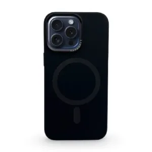 Στην Topcase, γνωρίζουμε ότι το smartphone σας αποτελεί αναπόσπαστο κομμάτι της καθημερινότητάς σας και αξίζει αξιόπιστη προστασία από την πρώτη κιόλας μέρα. Γι' αυτό επιλέγουμε προσεκτικά κάθε προϊόν στον κατάλογό μας για να σας προσφέρουμε ποιοτικές θήκες, προστατευτικά και αξεσουάρ που συνδυάζουν ασφάλεια, στυλ και άνεση. Η γρήγορη εξυπηρέτηση είναι εξίσου σημαντική για εμάς. Προσπαθούμε να επεξεργαζόμαστε και να αποστέλλουμε κάθε παραγγελία το συντομότερο δυνατό, ώστε η συσκευή σας να λαμβάνει την απαραίτητη προστασία χωρίς περιττή αναμονή. Επειδή πιστεύουμε ότι η ηρεμία ξεκινά με ένα καλά προστατευμένο τηλέφωνο.